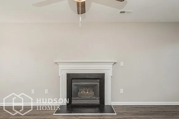 3 bed, 2.5 bath, 1491 sqft, $2,180 — Photo 4