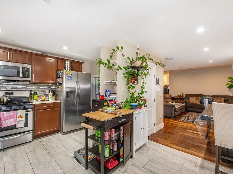 19 Chestnut St — Photo 8