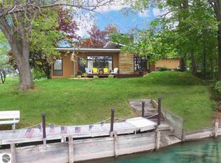 6860 Chippewa Dr, Mesick, MI 49668