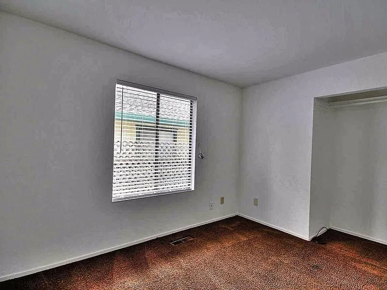 221 San Marin Dr — Photo 16