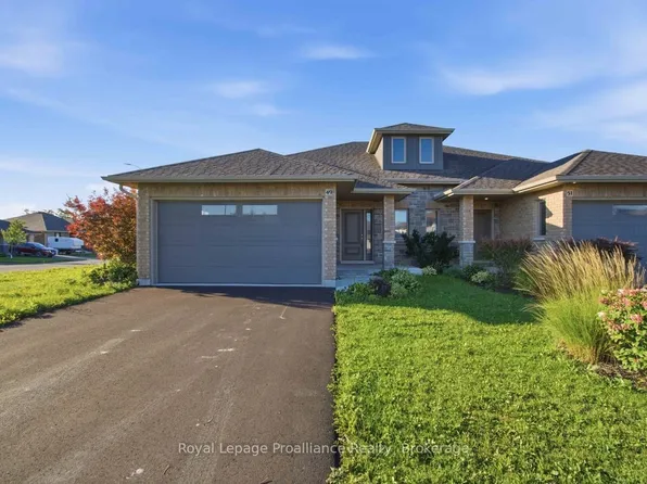 49 Hillside Meadow Dr, Quinte West, ON K8V 0J5