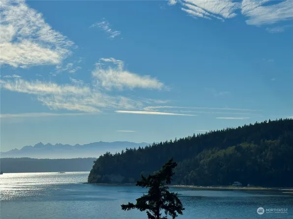 2195 Bay Vista Lane, Camano Island, WA 98282