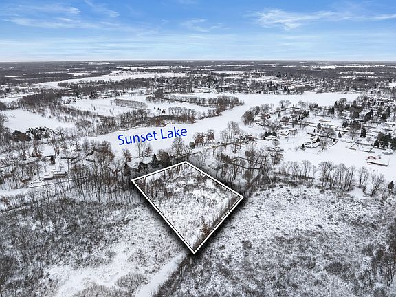 4th image of Bayview Dr