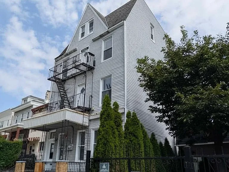 10 Sherman Pl #7 — Photo 3