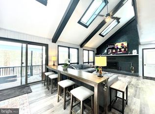 285 Lake Shore Dr, Oakland, MD 21550