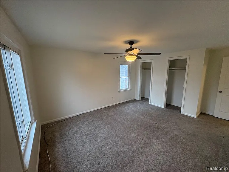 1079 Emmons Blvd — Photo 24