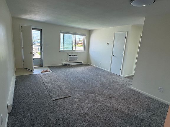 2nd image of 4632 Eastman Ave