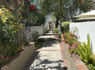 18611 Collins St APT E11, Tarzana, CA 91356