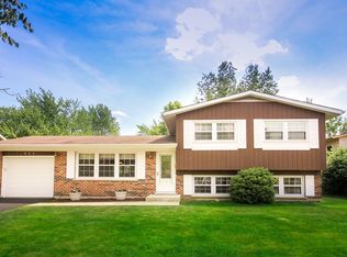 903 W Burr Oak Dr, Arlington Heights, IL 60004