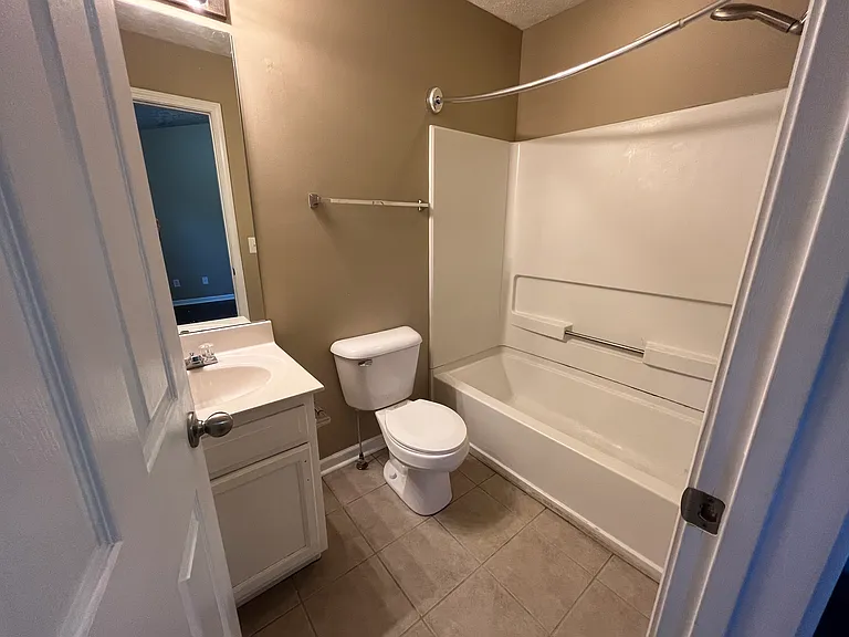 415 Dabney Dr — Photo 12
