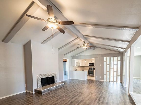2nd image of 402 Waterford Cir