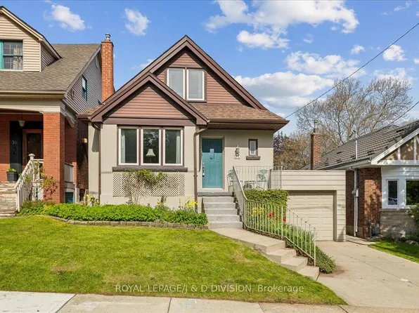 32 Miles Ct, Hamilton, ON L8P 4G6