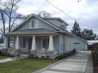 1160 NE 9th St, Grants Pass, OR 97526