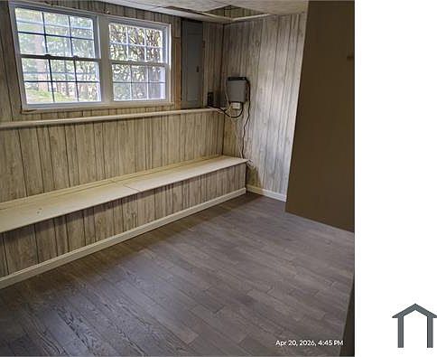 3rd image of 2840 Aspen Hill Rd