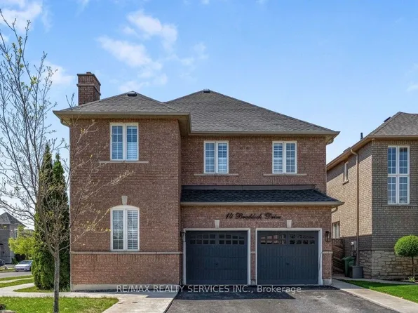 14 Braddock Dr, Brampton, ON L7A 3T5