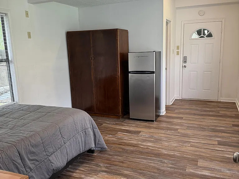 Parker Dr — Photo 2