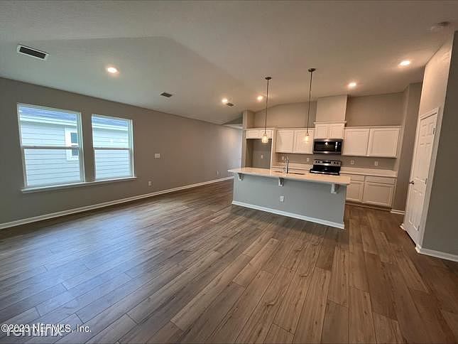 1st image of 3075R Lucille Ln