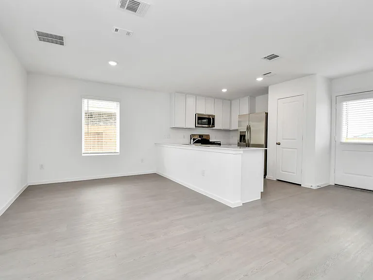 1507 Windrose Bnd — Photo 10