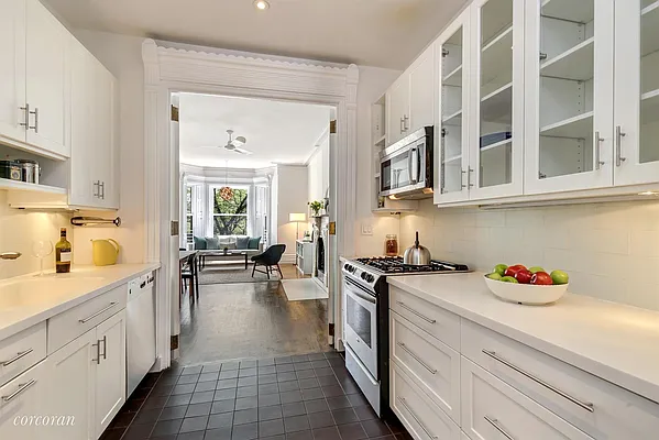 Sold by Corcoran | media 14