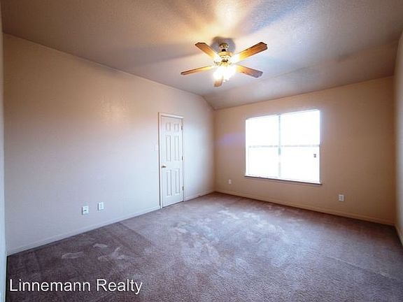 3rd image of 3008 Dannen Ct Unit A
