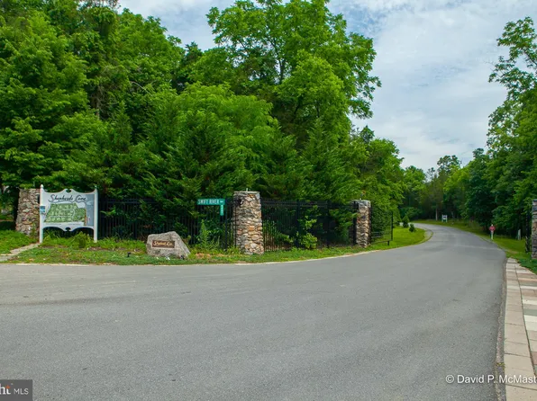 13 Shepherdstown Pike, Shepherdstown, WV 25443