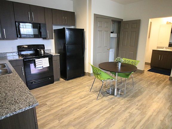 5th image of 2200 Cottage Ln
