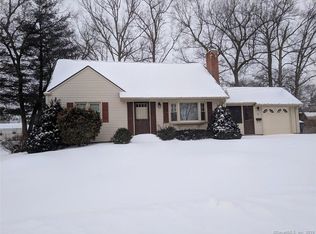 38 Quaker Ln, Enfield, CT 06082