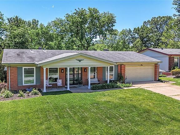 3rd image of 4954 Brockwood Dr