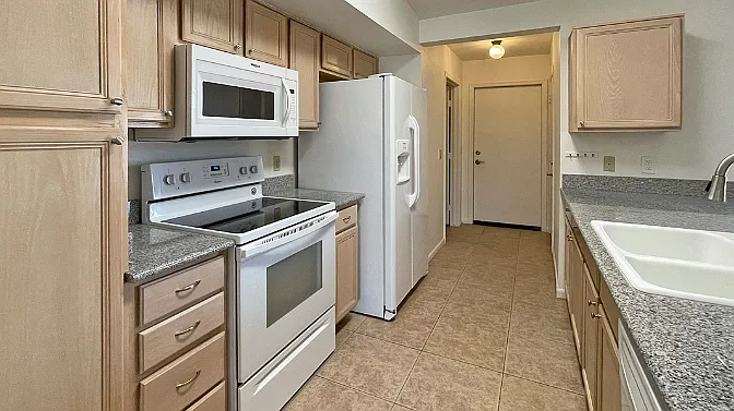17116 E Salida Dr Unit B — Photo 4