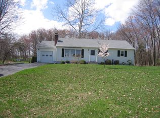 736 Locust Ln, Littlestown, PA 17340