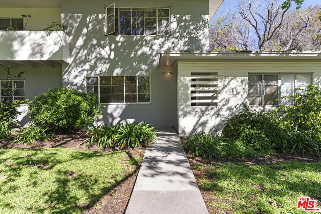 1 bed, 1.0 bath, 925 sqft, $2,700 — Photo 2