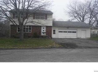 5646 Valley Way, Lockport, NY 14094