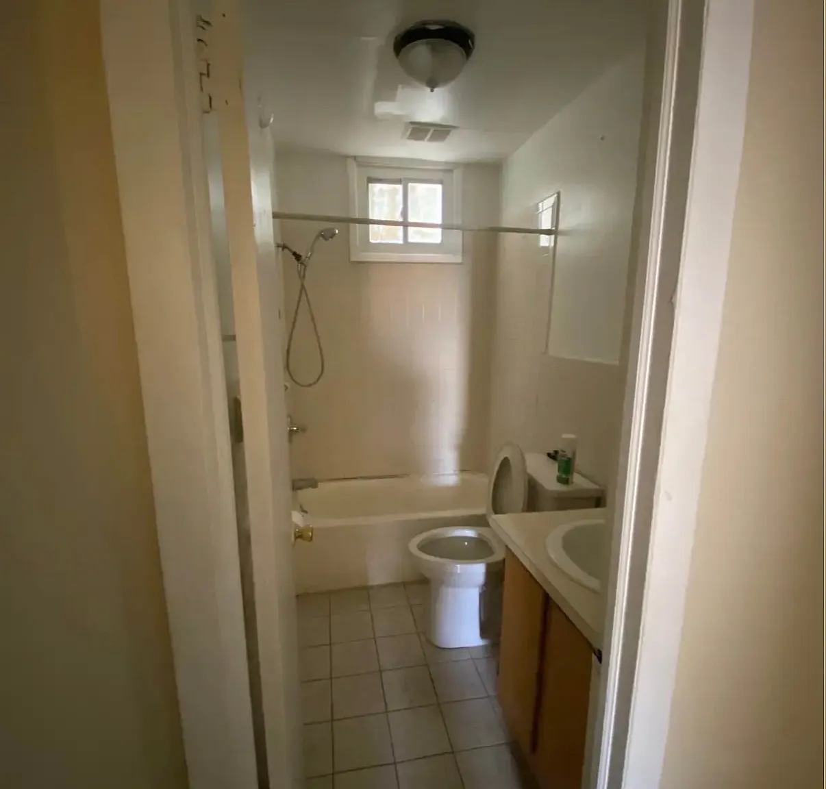 3 bed, $1,800 — Photo 2
