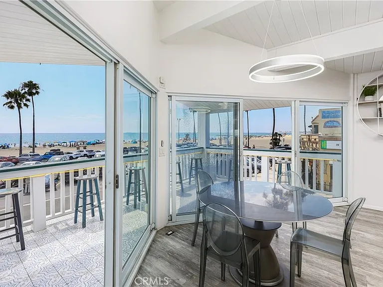 2214 W Oceanfront #B — Photo 10