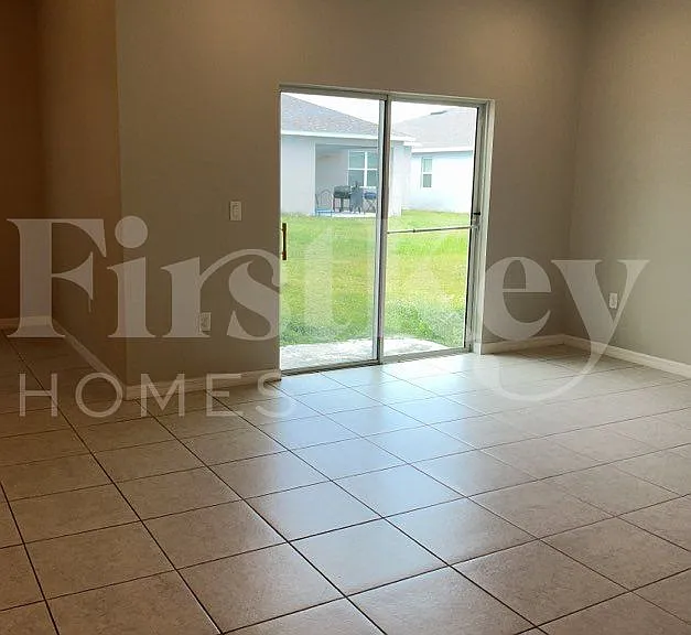 1218 Ponca Rd — Photo 3