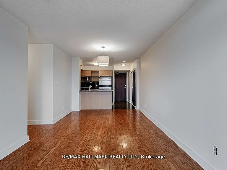 16 Harrison Garden Blvd #1102 — Photo 11