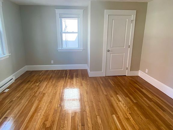5th image of 39 Salem St APT 1