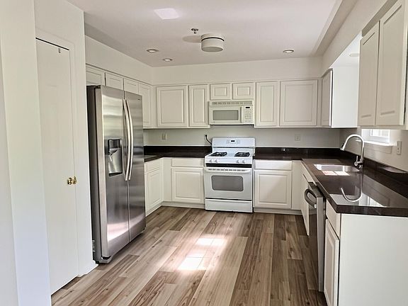 2nd image of 65D Lower Ridge View Cir