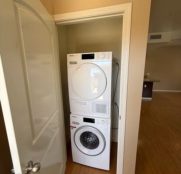 1769 Los Feliz Dr #1 — Photo 9