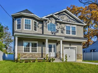 1371 Noel Ct, Merrick, NY 11566