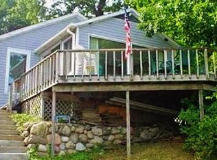 11137 Oak Dr, Delton, MI 49046