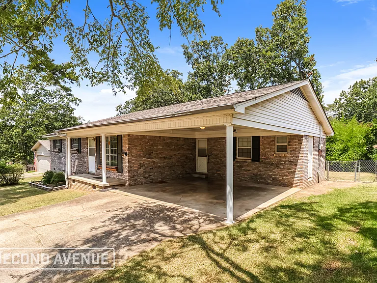8110 Alvin Ln — Photo 2