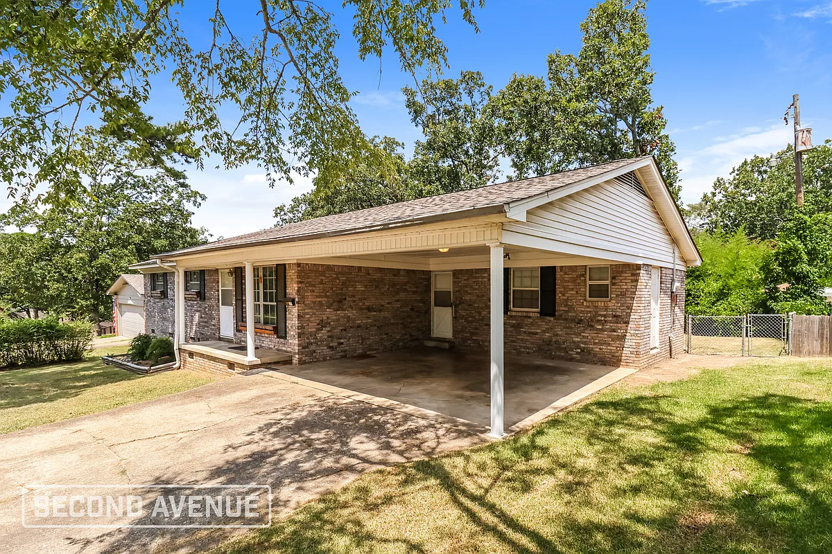 Building Photo - 8110 Alvin Ln