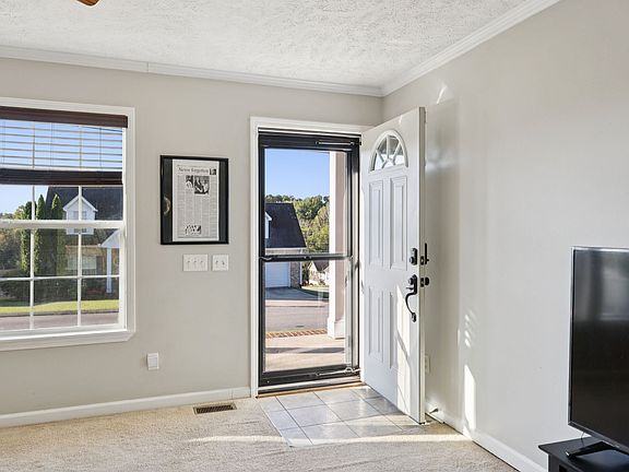 4th image of 122 Overlook Pl