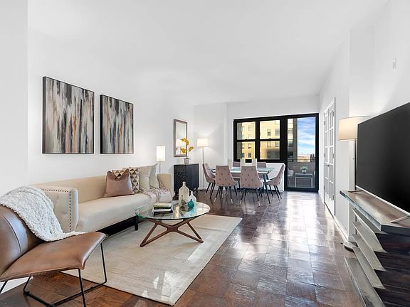 2nd image of 58 W 58th St APT 21A