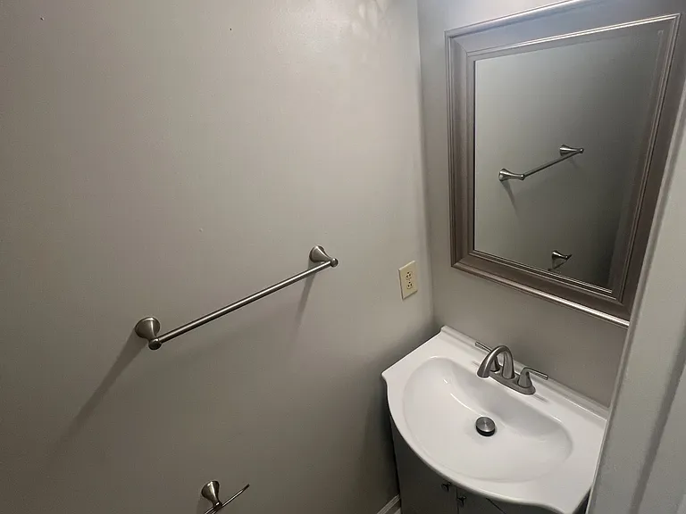 716 Verdant Dr #1 — Photo 4