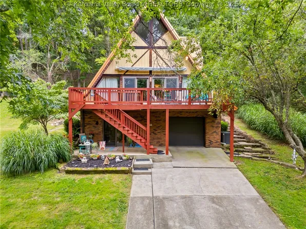 211 Lake Dr, Scott Depot, WV 25560