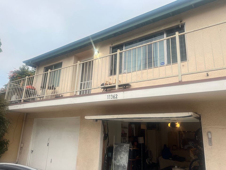 Front Entrance upstairs, and garage below
