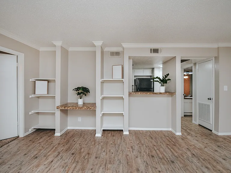 Parkwood Apartments — Photo 36