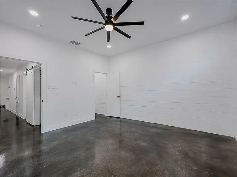 626 Glazebrook St #B — Photo 10